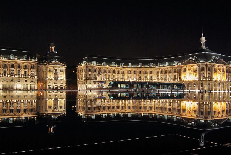 V2 – Comment devenir chauffeur VTC à Bordeaux ?